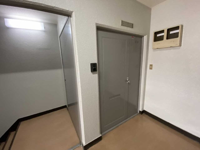 第三幸楽ビルの玄関