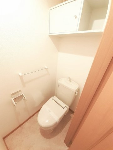 【トイレ】 | ベル・リリーズⅠ | 落ち着いた色調のトイレです