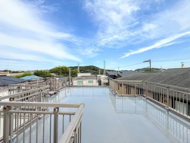 栄区笠間5丁目　中古戸建てのバルコニー|◆日当たり良好なバルコニー！毎日のお洗濯にも嬉しいですね！