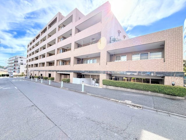 ライオンズステージ横濱グランガレリアの外観|◆リフォーム済みでのお引渡しなので、即ご入居可能です。家具の配置や色など決めやすくスムーズにお引越しできます。