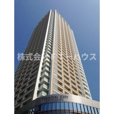 グランドターミナルタワー本八幡の外観