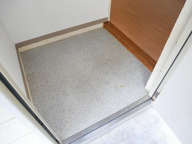 ハイツJUN B棟の玄関