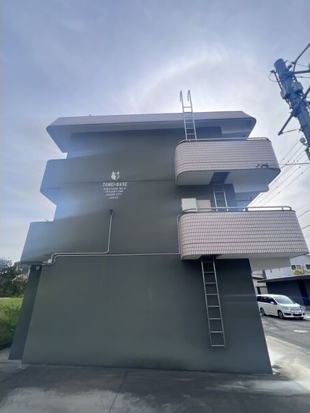 TOMEI BASEの外観