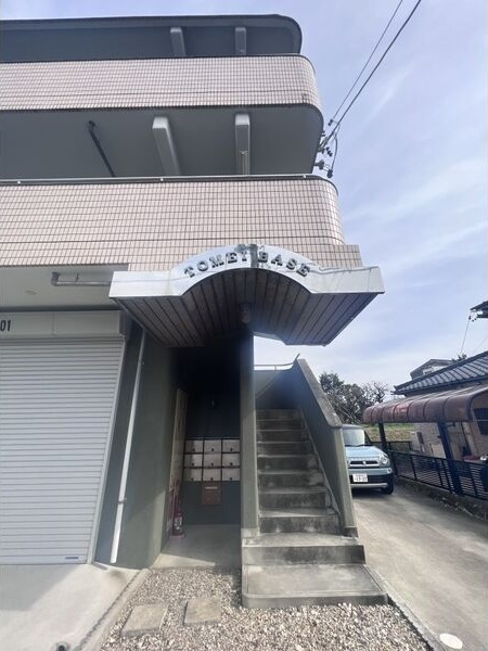 TOMEI BASEのエントランス