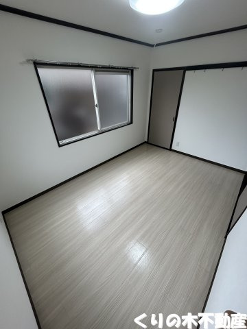【洋室】 | ガーデンハイツひがき　B棟 | こちらの居間で趣味の時間をお楽しみください