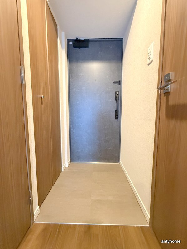 S-RESIDENCE阿波座chiaroの玄関