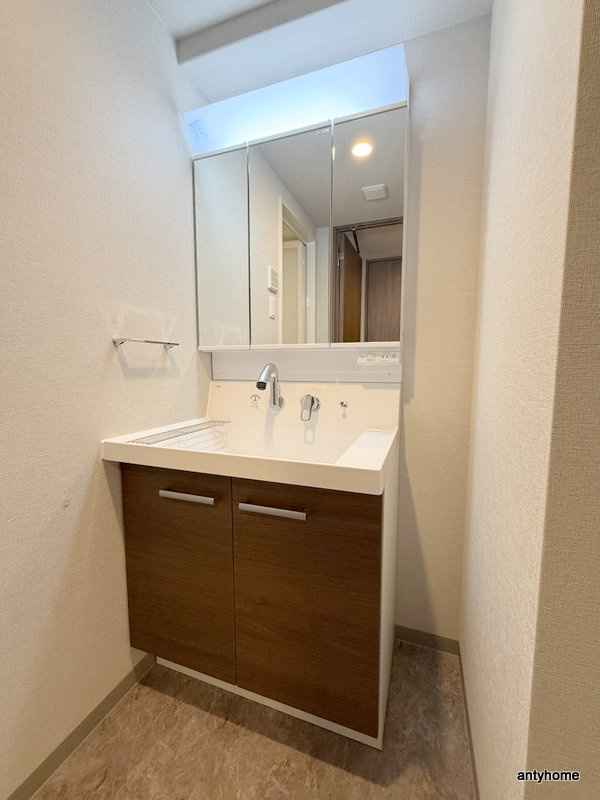 S-RESIDENCE阿波座chiaroの洗面所