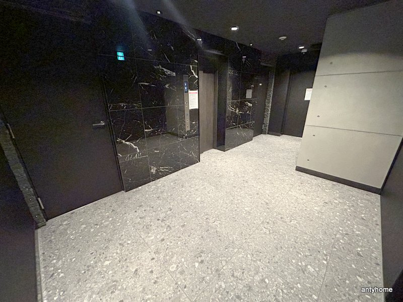 S-RESIDENCE阿波座chiaroのロビー