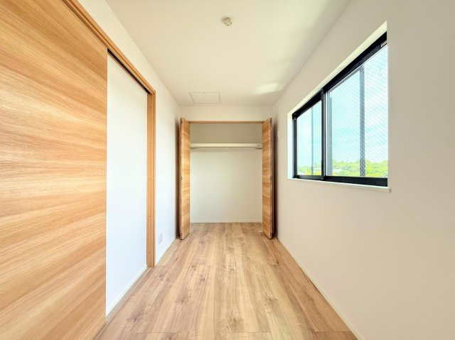 保土ヶ谷区権太坂３丁目　新築戸建ての洋室|◆気持ちの良い風が室内へ入り込む居室。家具を配置しても広々ご利用いただけます！！