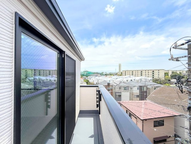 保土ヶ谷区権太坂３丁目　新築戸建てのバルコニー|◆日当たり良好なバルコニー！毎日のお洗濯にも嬉しいですね！