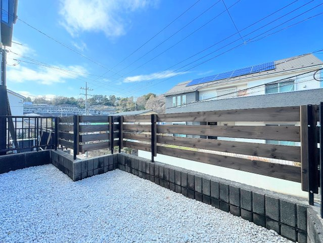 港南区笹下6丁目　中古戸建のその他共用部分|◆お手入れのしやすいちょうどよいサイズ感のお庭付き。植栽や家庭菜園等多目的にご利用いただけるプライベート空間。