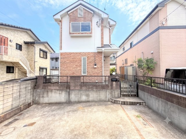 栄区桂台南2丁目　中古戸建て　第1の外観|◆リフォーム済みでのお引渡しなので、即ご入居可能です。家具の配置や色など決めやすくスムーズにお引越しできます。