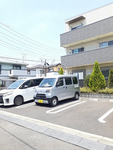 ルーチェ ソラーレの駐車場
