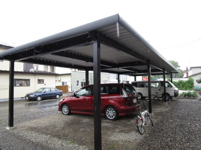 J1の駐車場