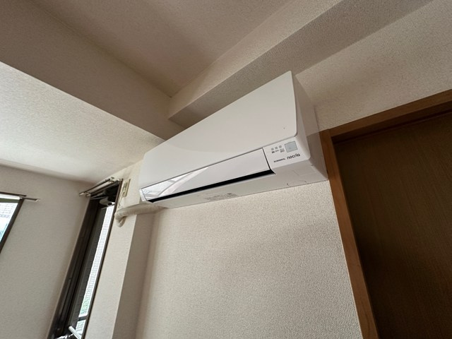 【設備】 | コンコード川端 | 暑い夏や寒い冬に大活躍！ダイニングキッチンにあるエアコンです☆冷暖房完備で1年中快適に過ごせます♪