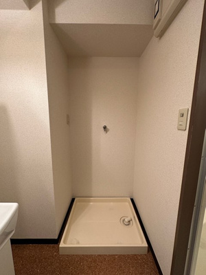 【設備】 | コンコード川端 | 洗面所にある室内洗濯機置き場です♪防水パンが付いているので万が一の漏水にも安心です！