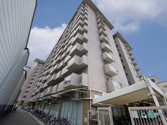 メガロコープ西陣A棟の外観