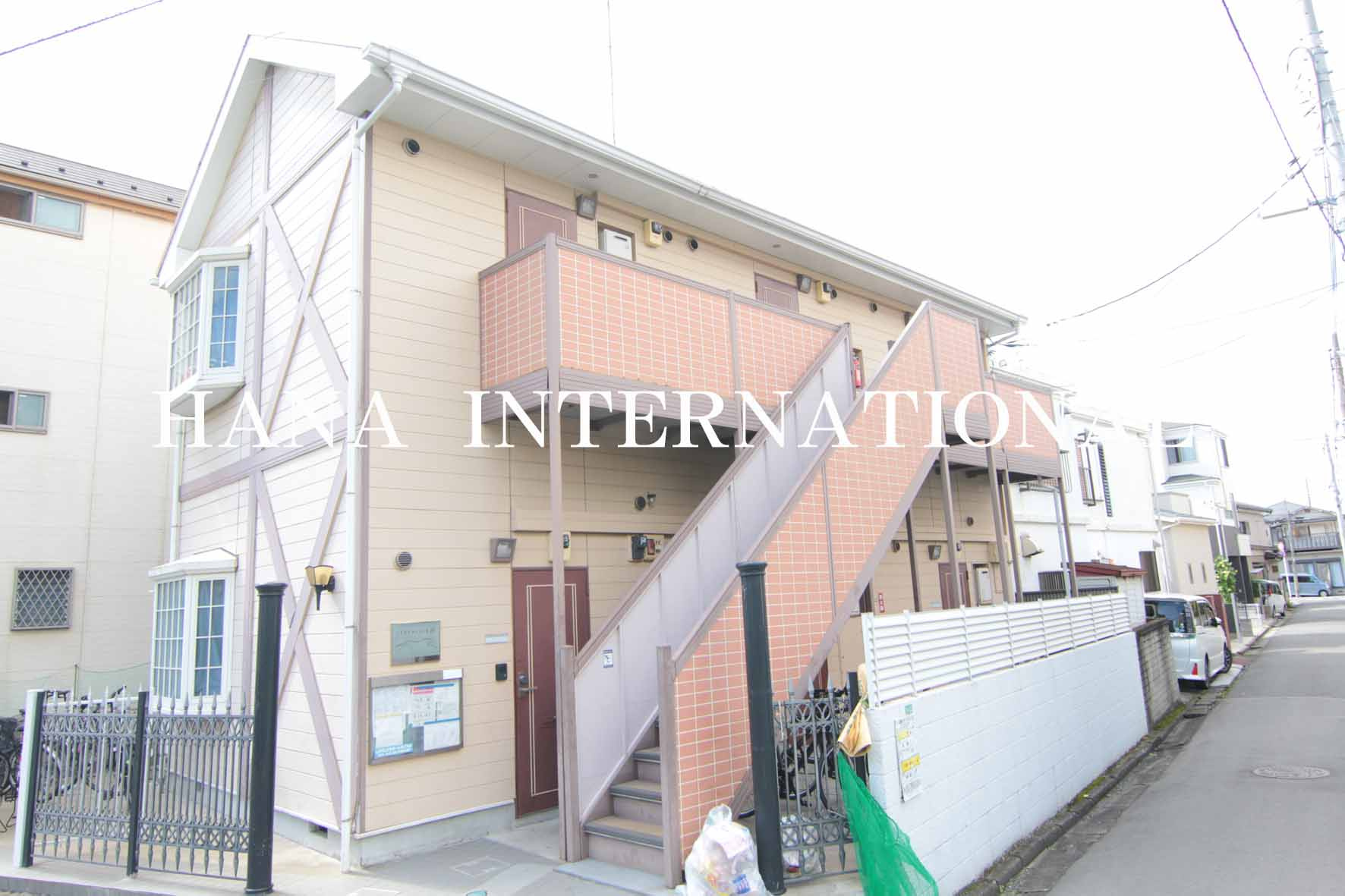 レオパレスシェソワの外観