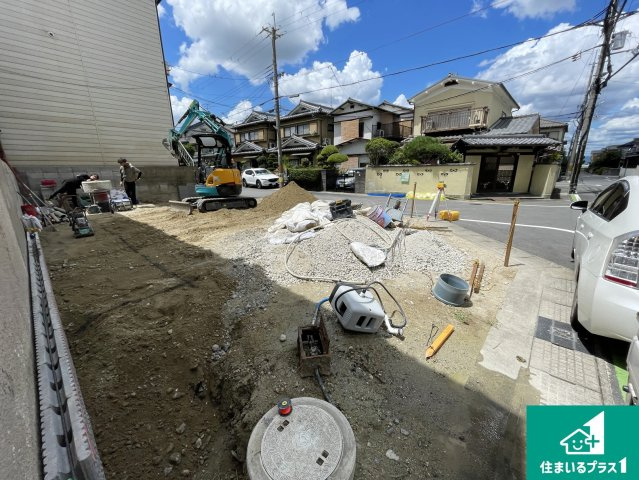 宇治市小倉町蓮池　新築一戸建ての外観|周辺は落ち着いた街並みの住宅地！子育てがしやすい住環境です！まだ未完成ですが、現地でしかわからない事もございます。是非一度ご覧ください。