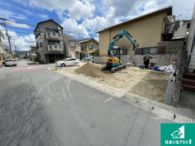 宇治市小倉町蓮池　新築一戸建ての前面道路含む現地写真|周辺は落ち着いた街並みの住宅地！子育てがしやすい住環境です！まだ未完成ですが、現地でしかわからない事もございます。是非一度ご覧ください。