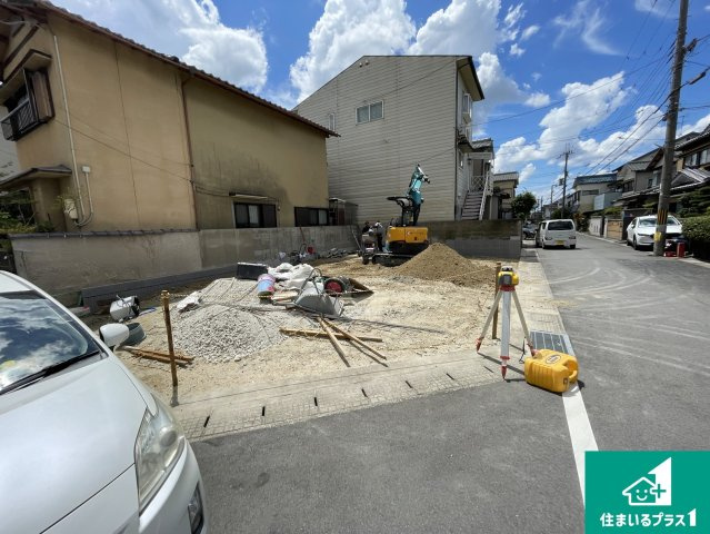 宇治市小倉町蓮池　新築一戸建ての前面道路含む現地写真|現在の進捗状況です！順調に作業進行中、完成が待ち遠しいです！詳細の間取り等、お気軽にお問い合わせください！