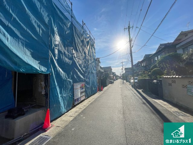 宇治市小倉町蓮池　新築一戸建ての前面道路含む現地写真|現在の進捗状況です！順調に作業進行中、完成が待ち遠しいです！詳細の間取り等、お気軽にお問い合わせください！