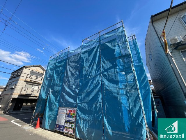 宇治市小倉町蓮池　新築一戸建ての外観|周辺は落ち着いた街並みの住宅地！子育てがしやすい住環境です！まだ未完成ですが、現地でしかわからない事もございます。是非一度ご覧ください。