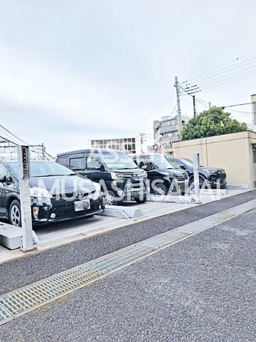 コーボック新小金井の駐車場