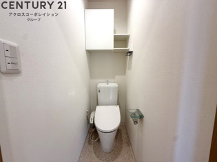 温水洗浄便座付きのトイレです♪