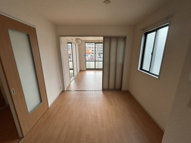 福岡市南区大橋４丁目のアパートの居間・リビング