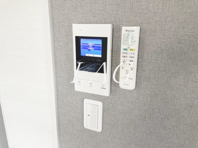 【セキュリティ】 | ラシェリール | モニター付きインターフォンです。