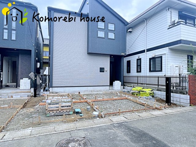 桶川市鴨川　5期　新築一戸建て　グラファーレ　01の駐車場|車をお持ちの方に嬉しい駐車場付きの物件です