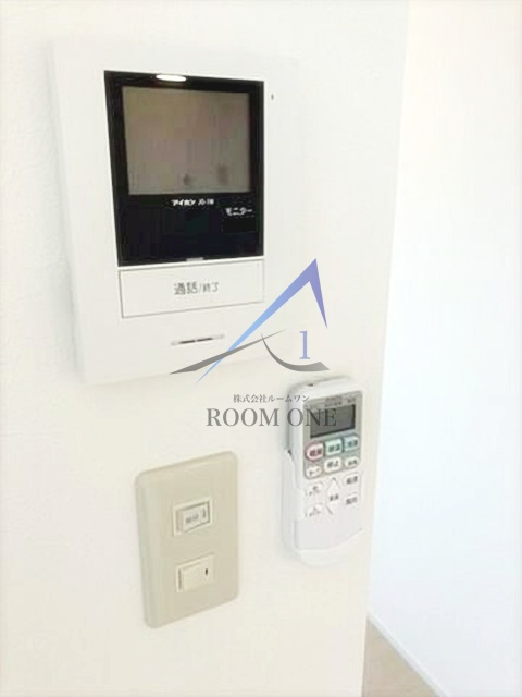 ネオス中板橋のセキュリティ|モニター付きインターホンです。