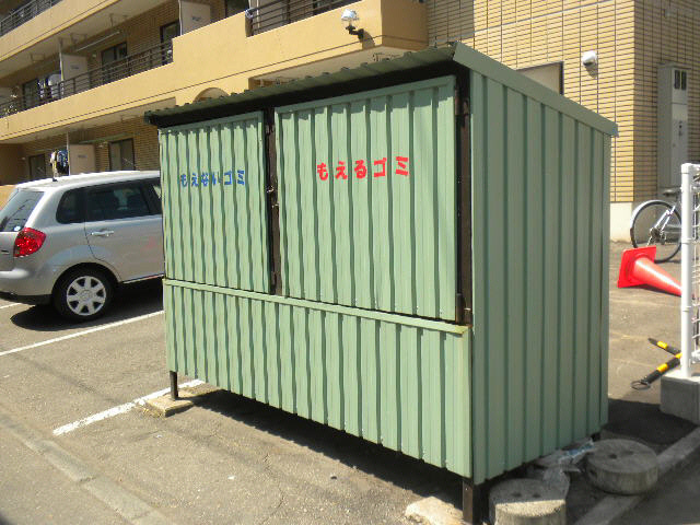 モア・ファミールのその他