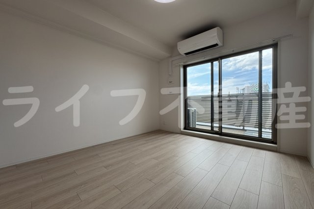 CREST TAPP 大阪EASTの洋室|落ち着いた色調の洋室です
