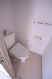 【トイレ】 | ロイヤルハイツ（マンション） | コンパクトで使いやすいトイレです