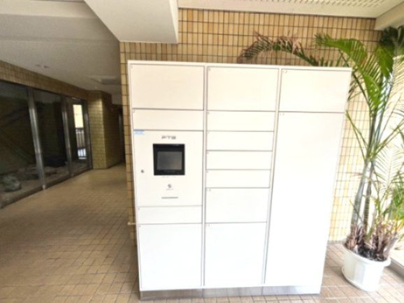 ウッディライフお花茶屋の設備|受け取り時間に縛られない、スマートな毎日へ。宅配ボックス完備。