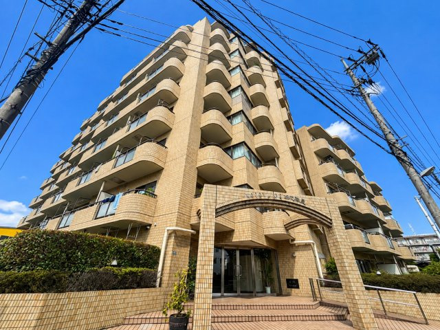ウッディライフお花茶屋の外観|重厚感と高級感を兼ね備えた外観デザインが住まいの価値を高めます。