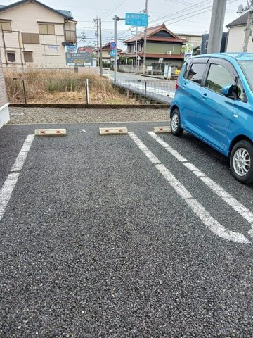 サンアプローズの駐車場