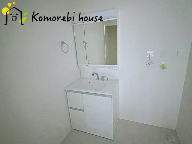 桶川市鴨川　5期　新築一戸建て　グラファーレ　02の独立洗面台|独立洗面台です
