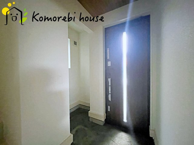 桶川市鴨川　5期　新築一戸建て　グラファーレ　02の玄関|収納もある玄関です