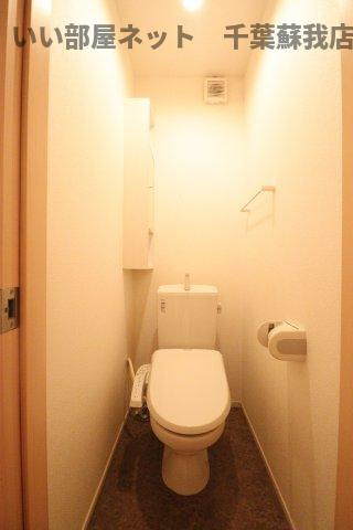 ヒルサイドハウスのトイレ|コンパクトで使いやすいトイレです