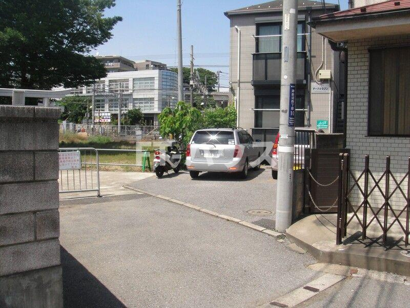 サークルセブンの周辺