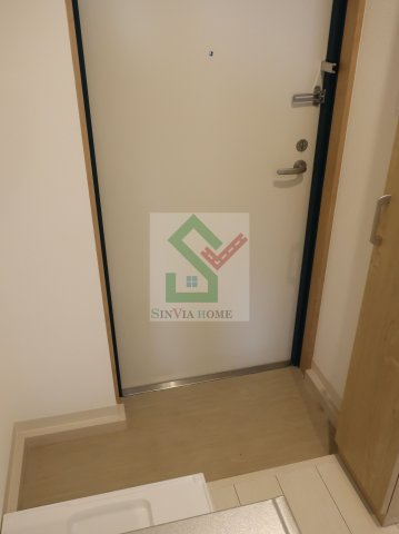 ヒルズ東町の玄関