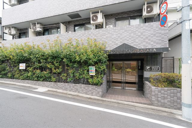 スカイコート神楽坂のエントランス