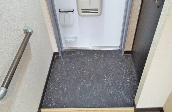レオネクストＲＥＶＥの玄関