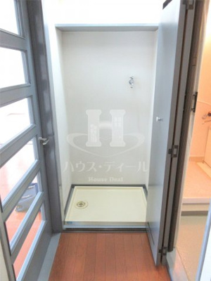 【内装】 | パレスときわ | 洗濯機置場です