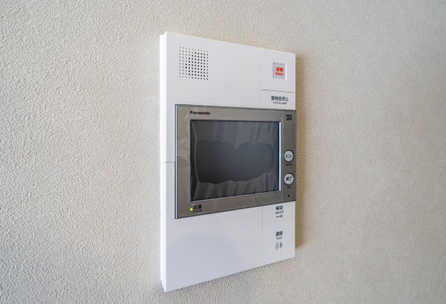 ハイラーク舞鶴の防犯設備|テレビモニター付きインターホンなので安心ですね♪