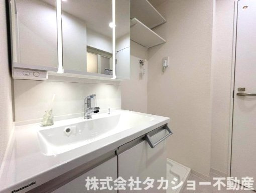【独立洗面台】 | 高洲二丁目住宅7番　11号棟 | 朝の支度にも助かる、独立の洗髪洗面化粧台