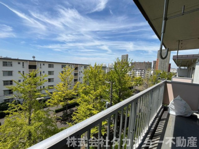 【バルコニー】 | 高洲二丁目住宅7番　11号棟 | 広々としたバルコニーです